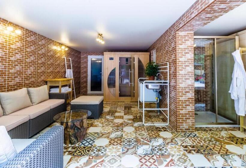 Отель Penzion Kokorin Forest Villa