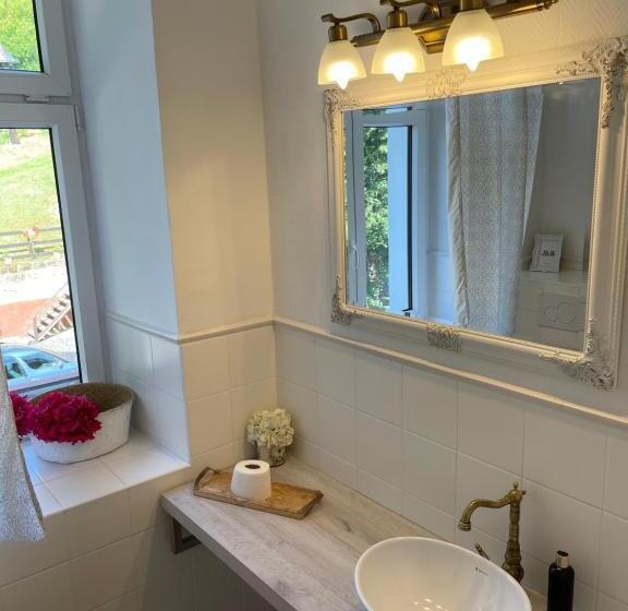 Отель Penzion Kokorin Forest Villa