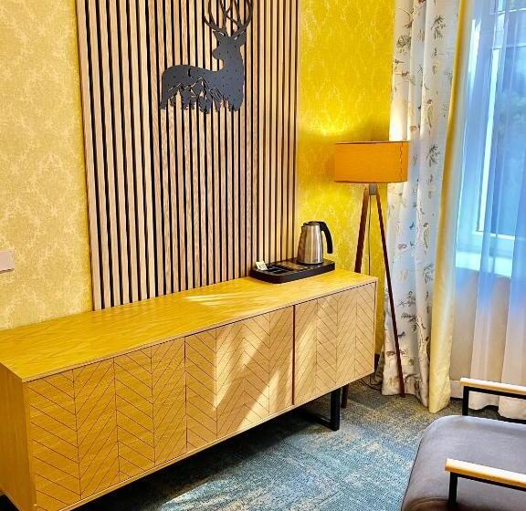 Отель Penzion Kokorin Forest Villa