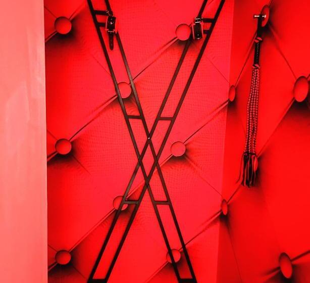 酒店 Redroom Loveroom Chambre Spa Privative Insolite Thème 50 Nuances De Grey