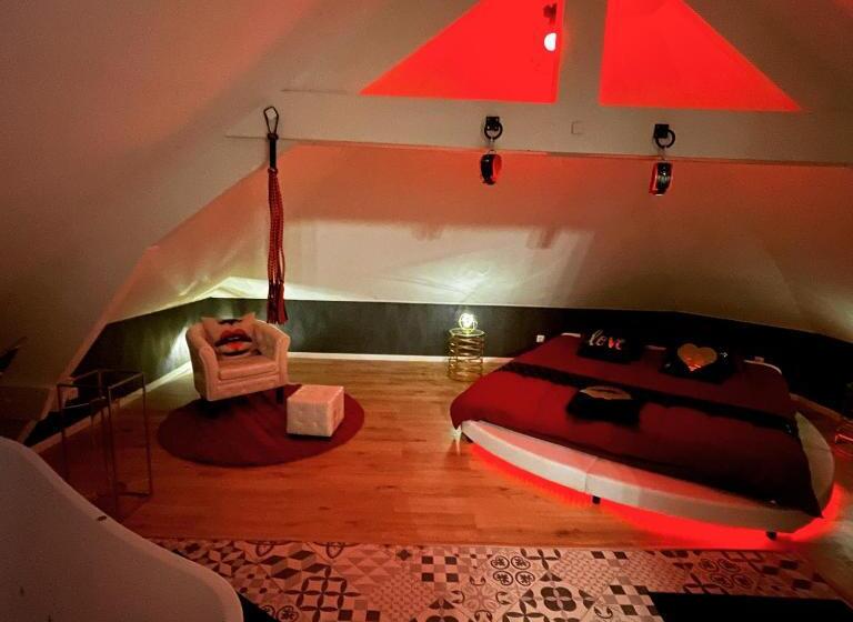 酒店 Redroom Loveroom Chambre Spa Privative Insolite Thème 50 Nuances De Grey