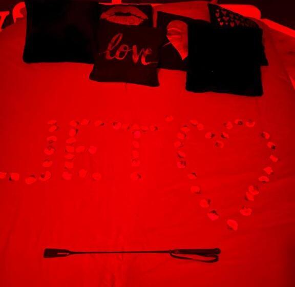 酒店 Redroom Loveroom Chambre Spa Privative Insolite Thème 50 Nuances De Grey