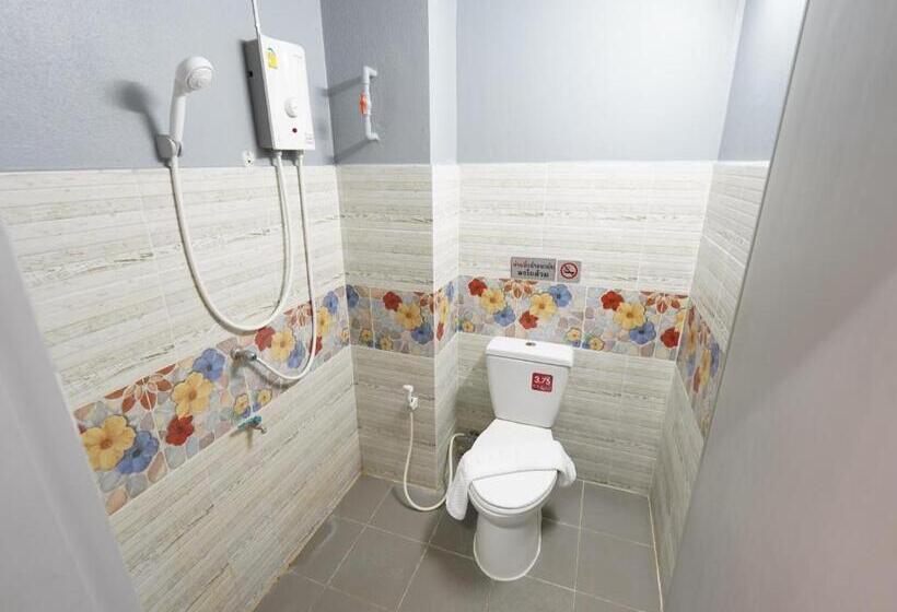 ホテル Roomquest Rojana Industrial Estate Area