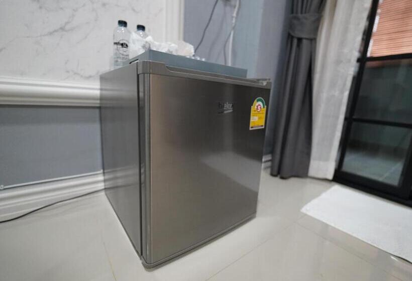 ホテル Roomquest Rojana Industrial Estate Area