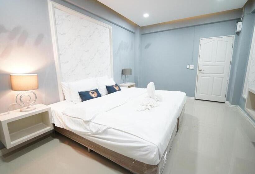 ホテル Roomquest Rojana Industrial Estate Area