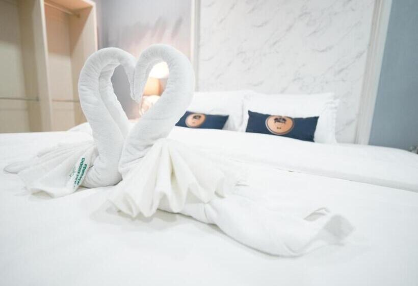 ホテル Roomquest Rojana Industrial Estate Area