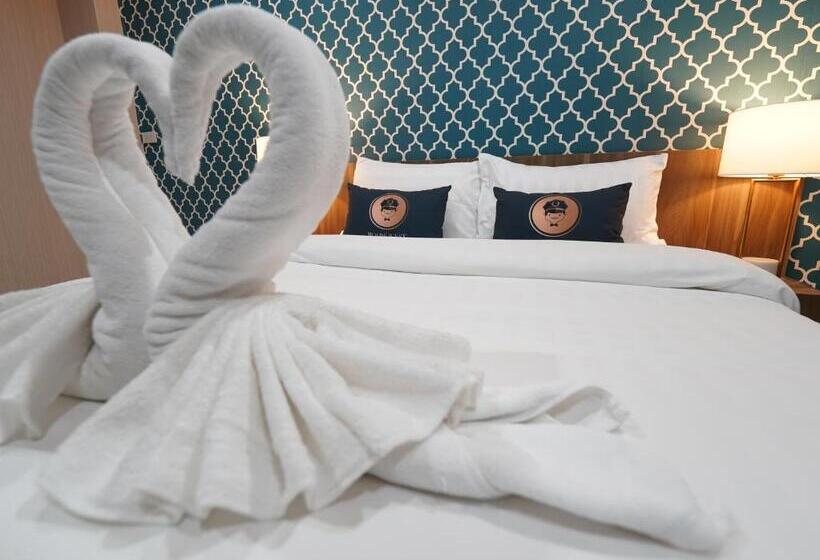 ホテル Roomquest Rojana Industrial Estate Area