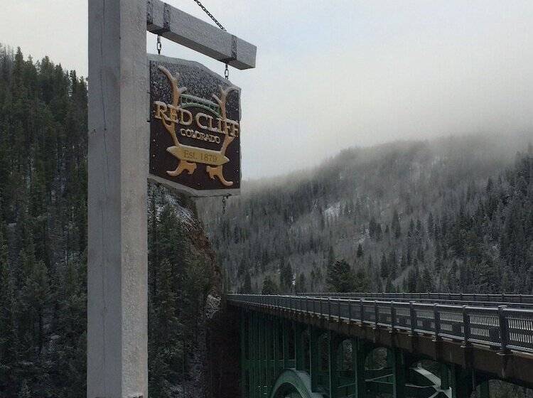 فندق The Green Bridge Inn