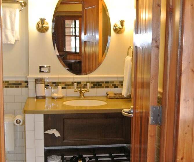 فندق The Green Bridge Inn