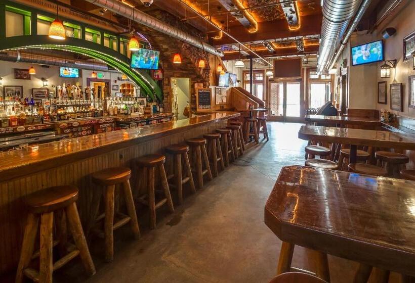 فندق The Green Bridge Inn