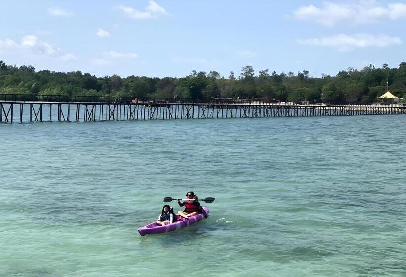 Kiki Beach Resort, Batam
