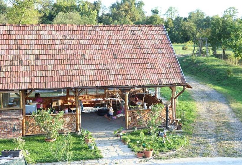 بنسيون Căsuța Din Zarand şi Punctul Gastronomic Local   Miliza