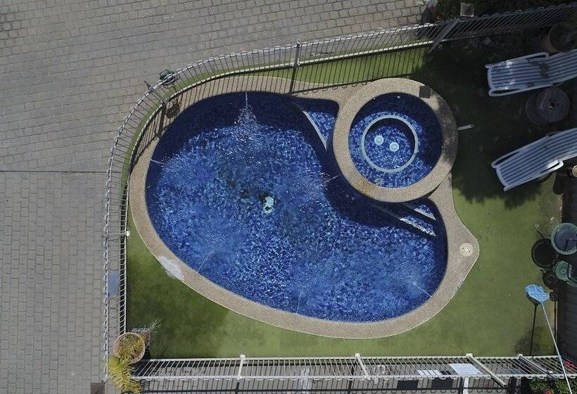 מוטל Rodney Motor Inn