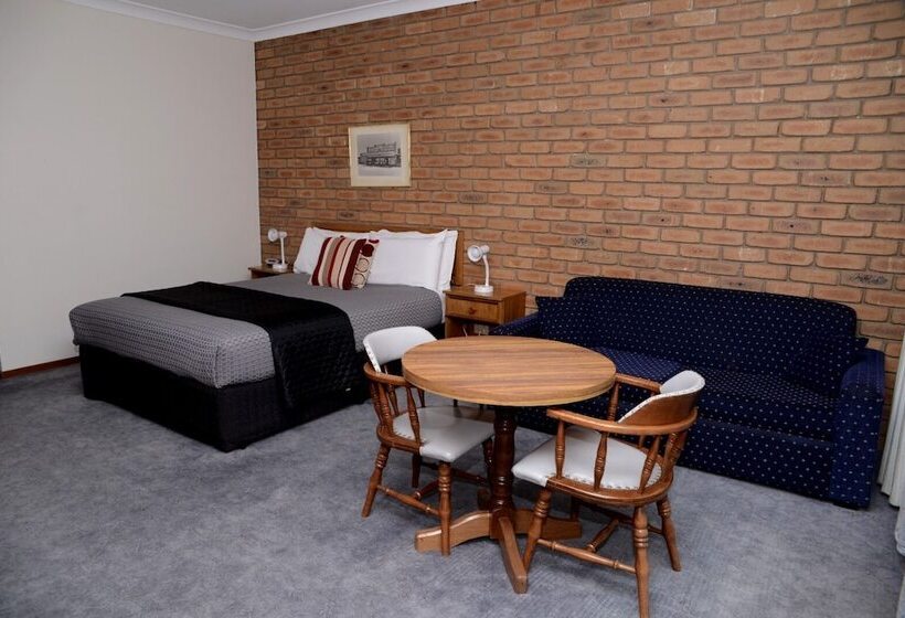 מוטל Rodney Motor Inn