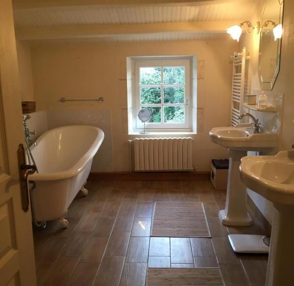 ペンション A L Ombre Du Figuier