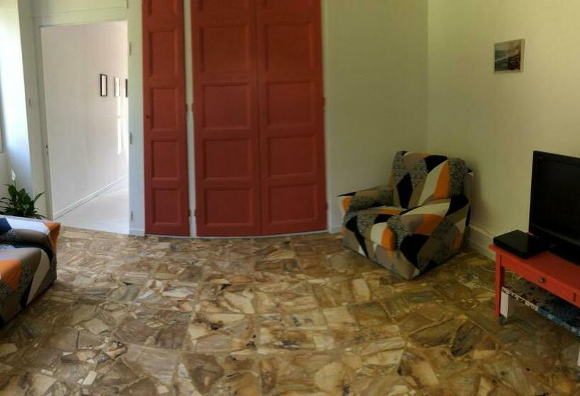 Пансион Chambres Individuelles Avec Partie Commune Ou Logement Entier Si Disponible Via Rhôna