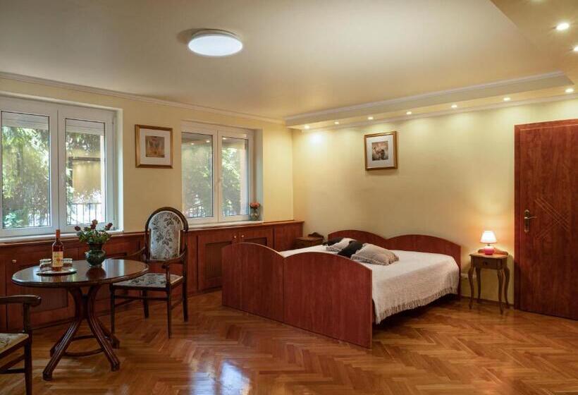 펜션 Frank Vendégház