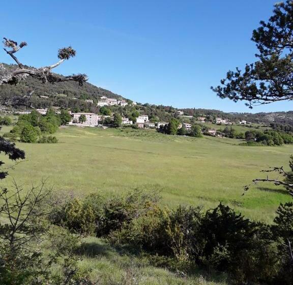 بنسيون Gite Les Cigales