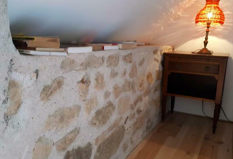 פנסיון La Grange Des Blins