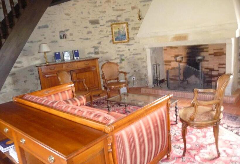 Пансион Le Château D Hauterives