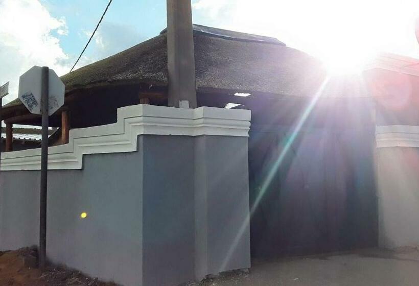 بنسيون Lethabo Guest House