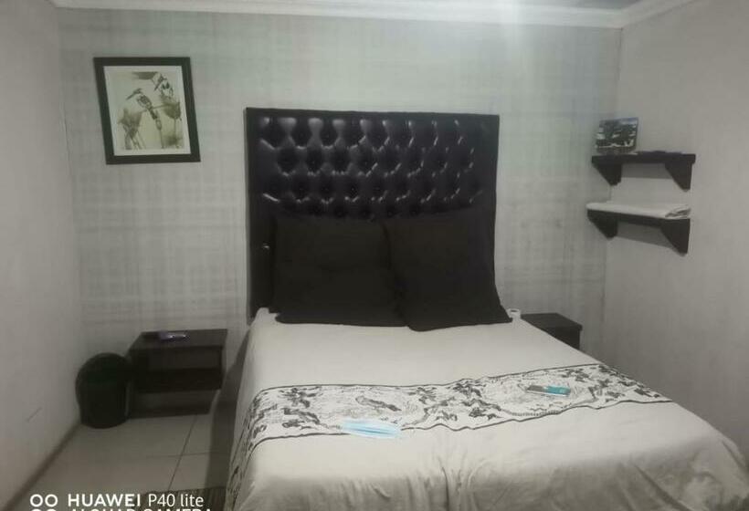 بنسيون Lethabo Guest House