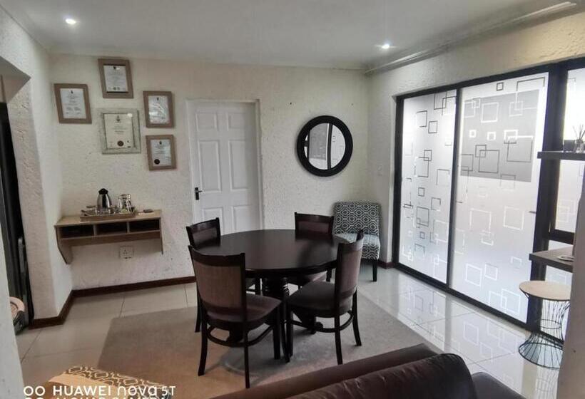 بنسيون Moletji Guest House