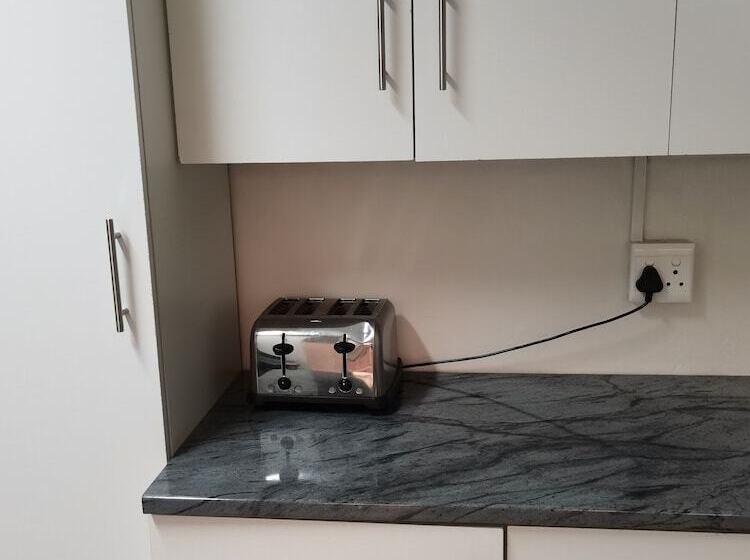 ペンション Monument Western Guesthouse