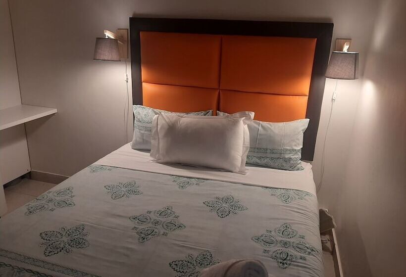 פנסיון Monument Western Guesthouse