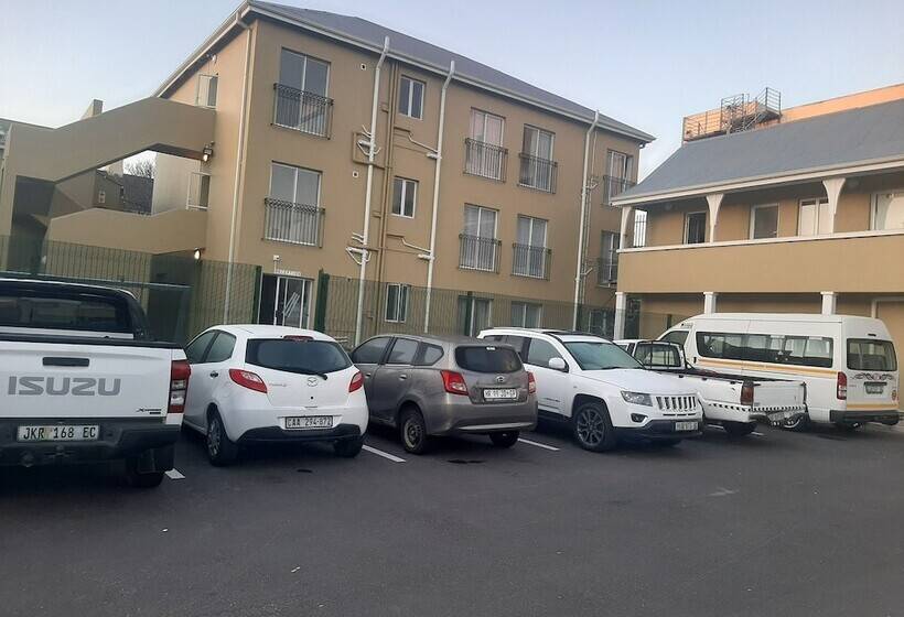 ペンション Monument Western Guesthouse