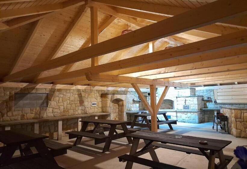 פנסיון Penzion Na Farmě