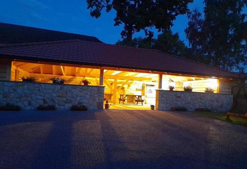 פנסיון Penzion Na Farmě