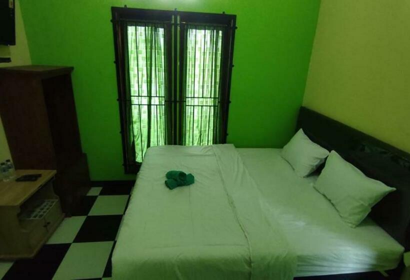 פנסיון Reddoorz Near Rsud Kebumen 2