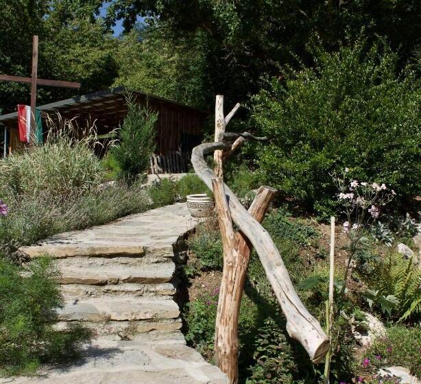 بنسيون Sasfészek Pihenő