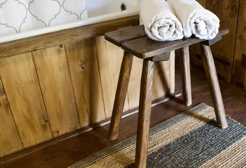 بنسيون Sasfészek Pihenő