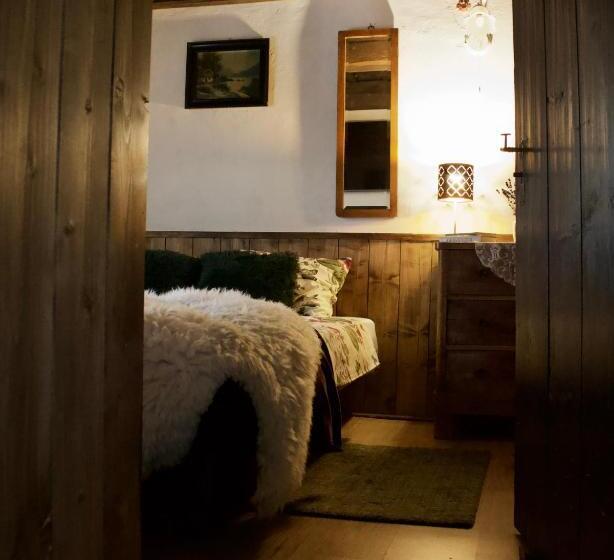 بنسيون Sasfészek Pihenő