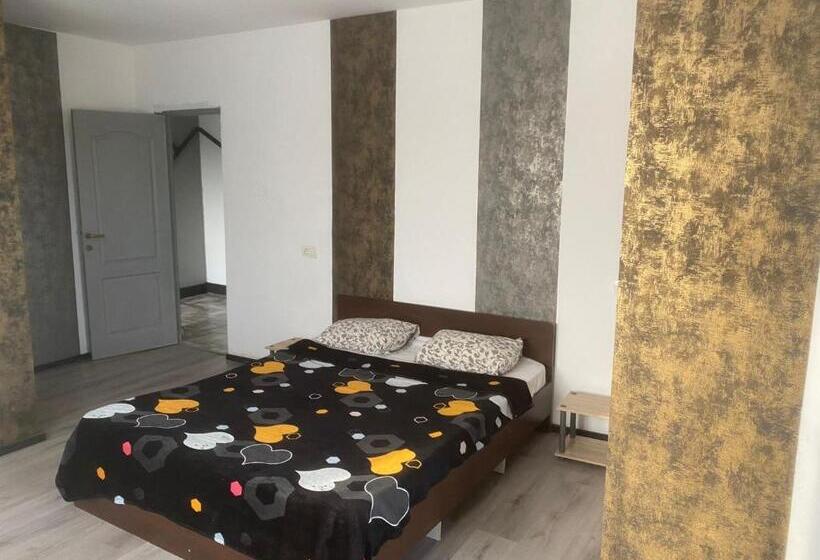 بنسيون Vila Petreceri Private