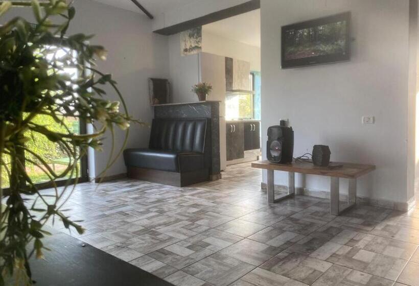 بنسيون Vila Petreceri Private