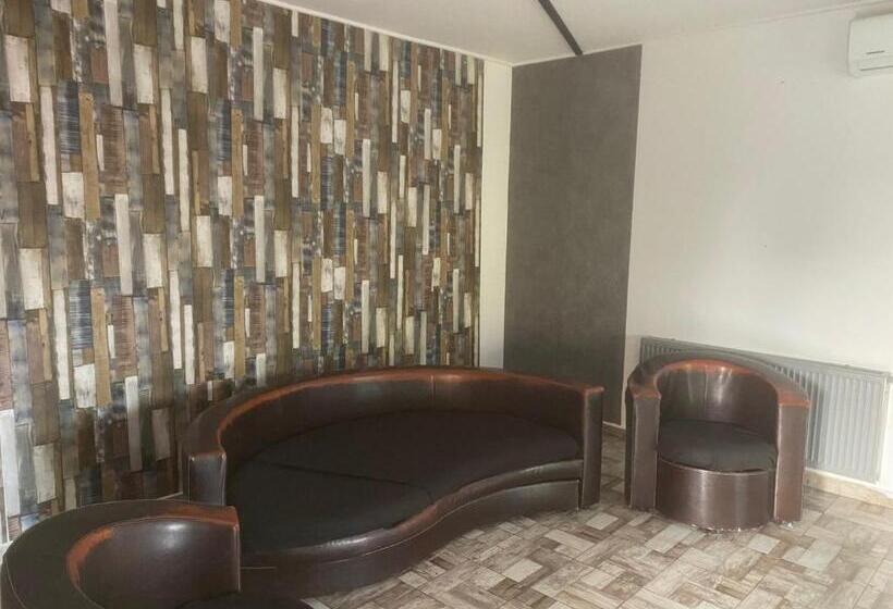 بنسيون Vila Petreceri Private