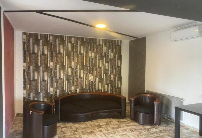 بنسيون Vila Petreceri Private