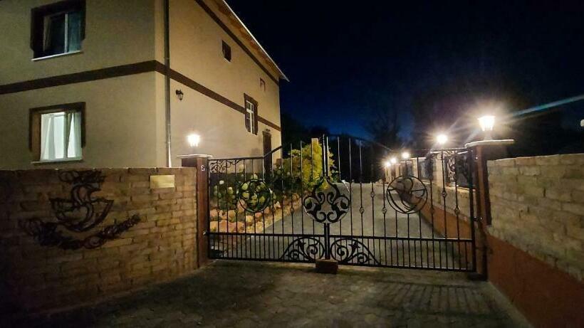 פנסיון Villa Vérteskacsa