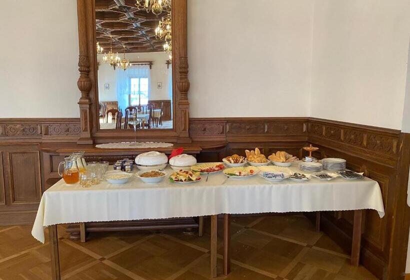 Пансион Zámek Lnáře