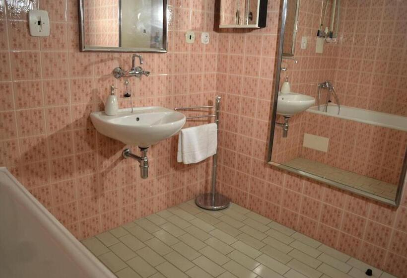 Пансион Zámek Lnáře