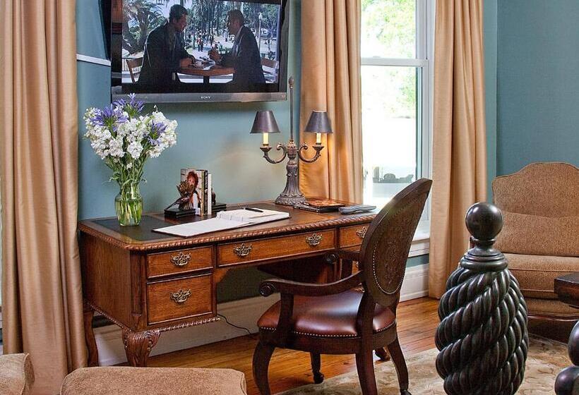 Riverside Inn Bed And Breakfast