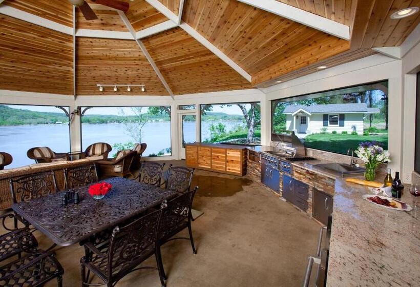 Riverside Inn Bed And Breakfast