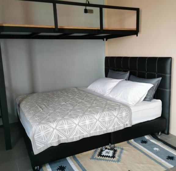 The 8 Hostel Buriram