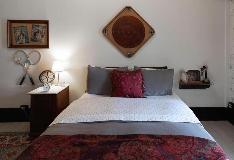 Общежитие Beard And Lady Inn