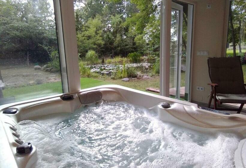 旅馆 Hunor Lovastanya