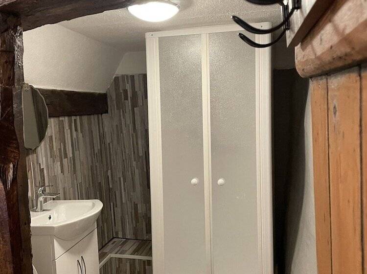 호스텔 The Hole In The Wall