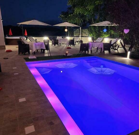 مبيت وإفطار Andale Suitespa